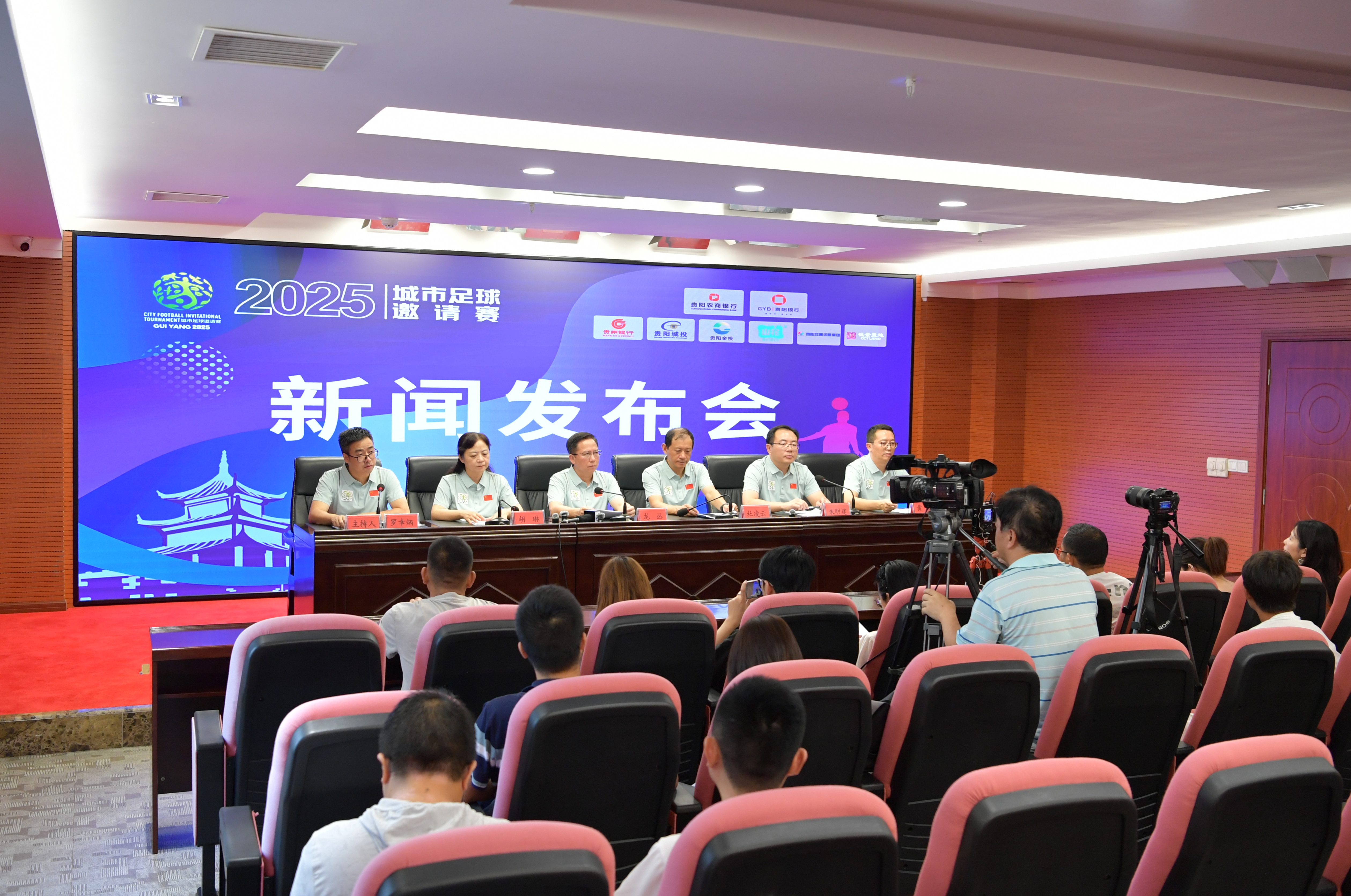 中圈右侧接 中圈右侧接