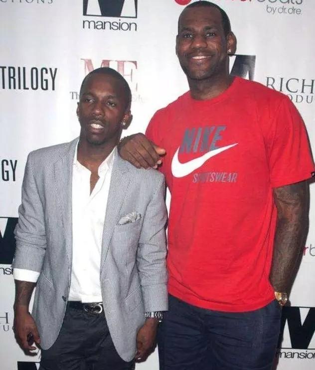 边锋内切牵 边锋内切牵